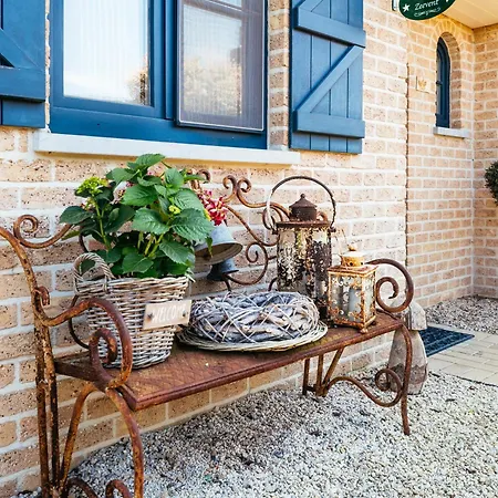 Semesterbostad Zeevent *